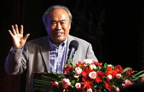 卖高跟鞋的男人
